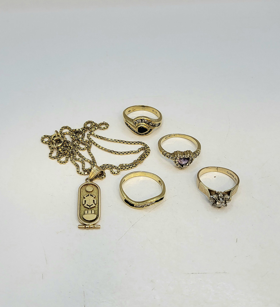 Vari oggetti oro diamantini