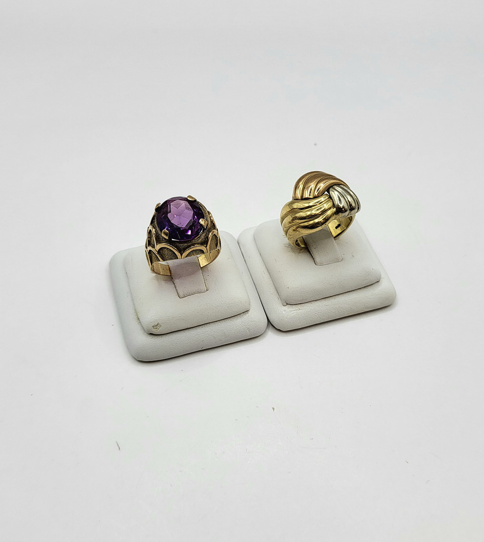 Due anelli oro pietra