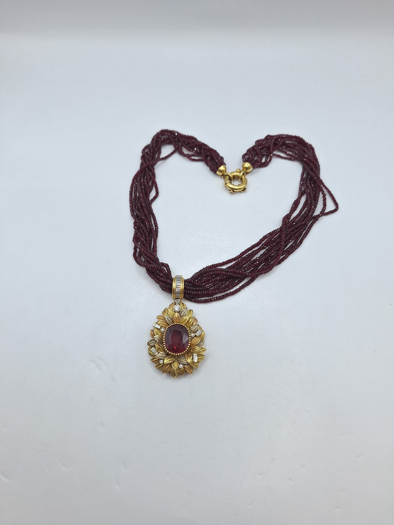 Collana ciondolo pietre oro diamanti 