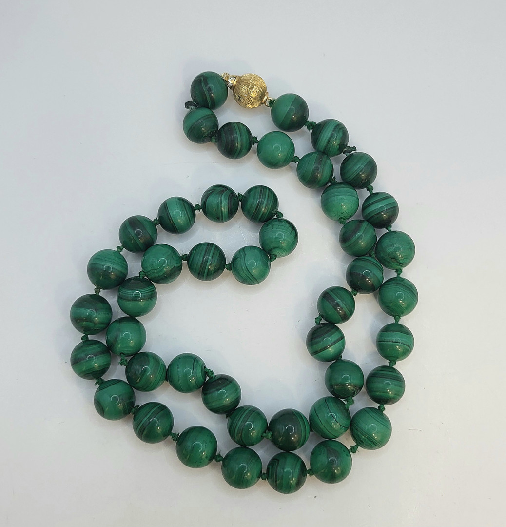 Collana pietre con chiusura in oro