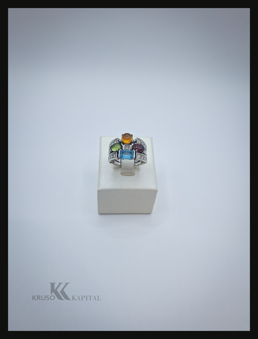 Anello a firma Bulgari oro diamanti pietre