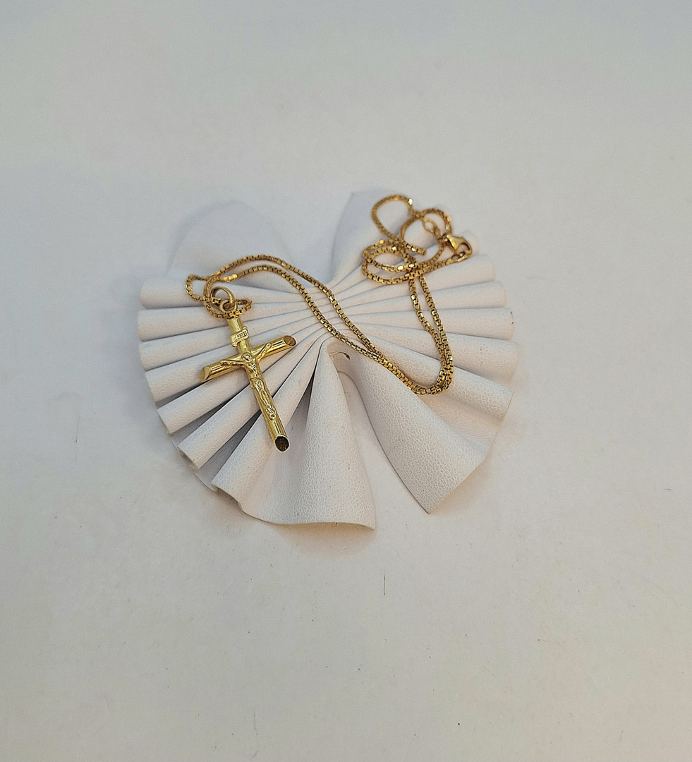 Collana e croce oro 