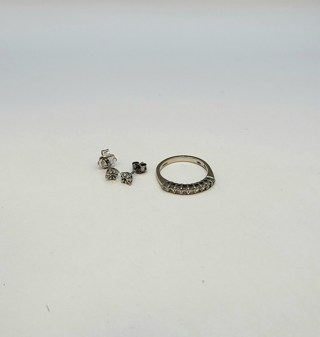 Anello e paio orecchini oro diamantini