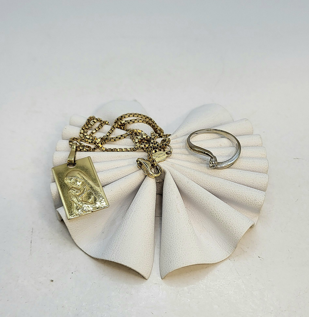 Collana ciondolo e anello oro diamantino 