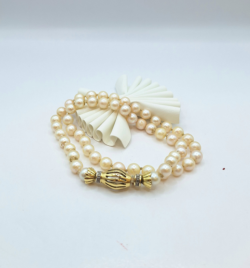 Collana perle con chiusura oro e diamanti