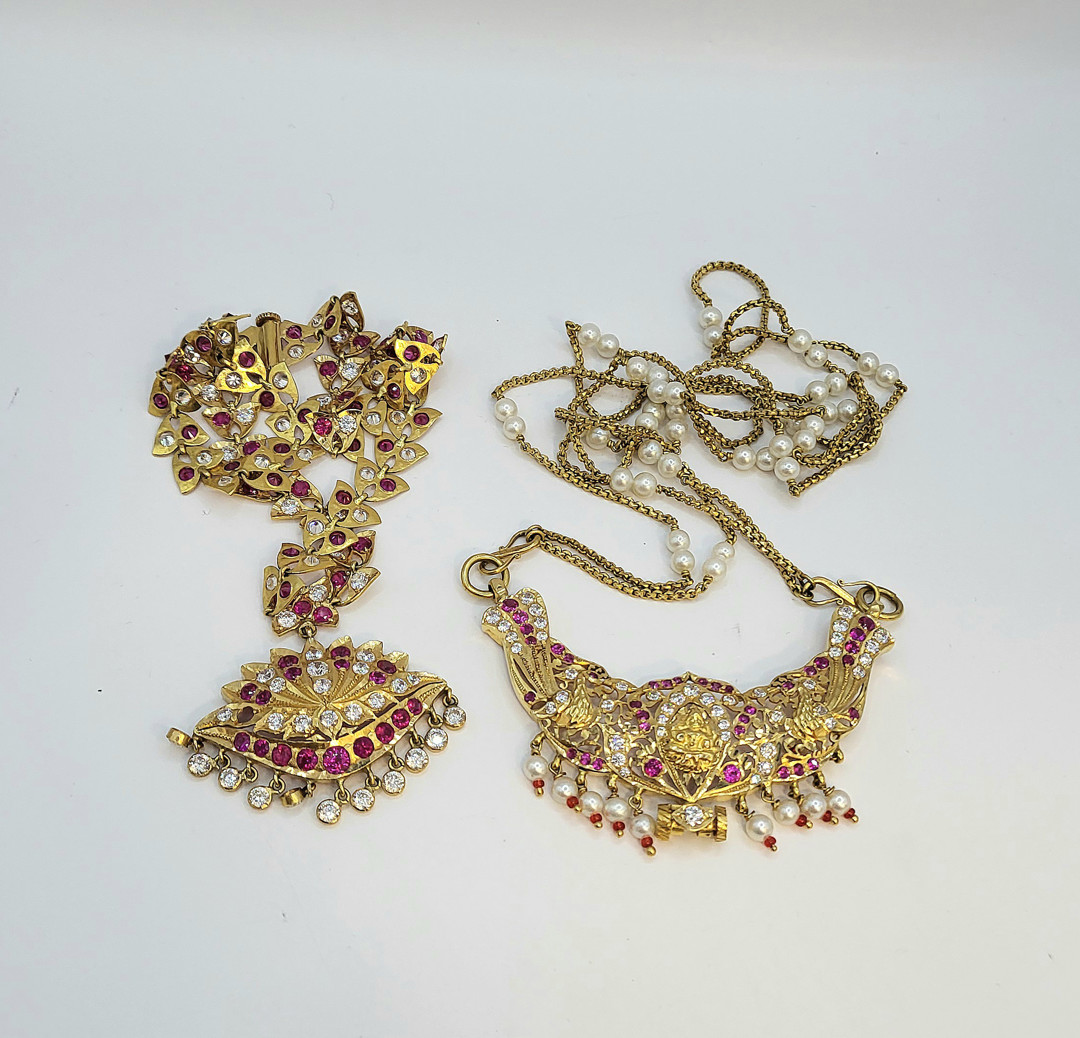 Due collane oro perle pietre 