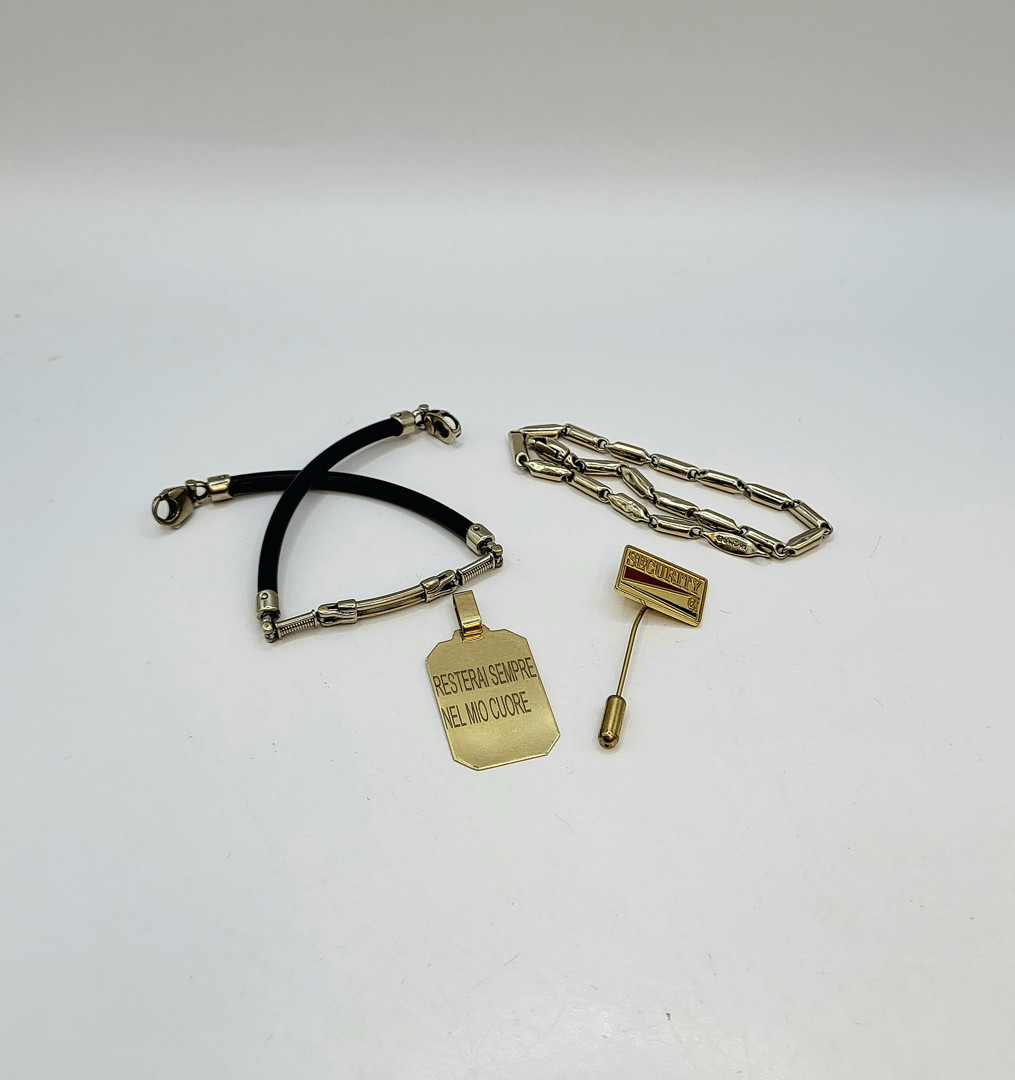 Vari oggetti oro smalto 