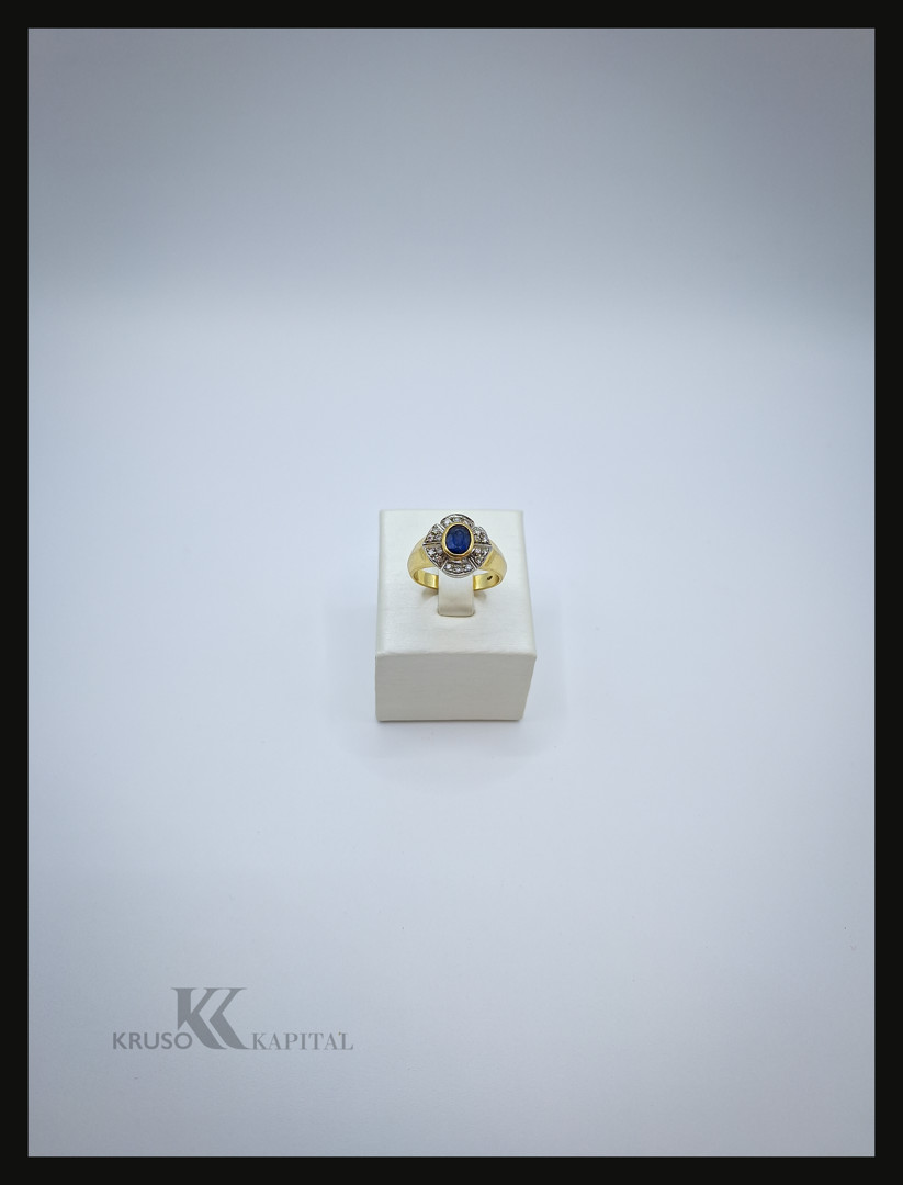 Anello oro con pietra e diamantini