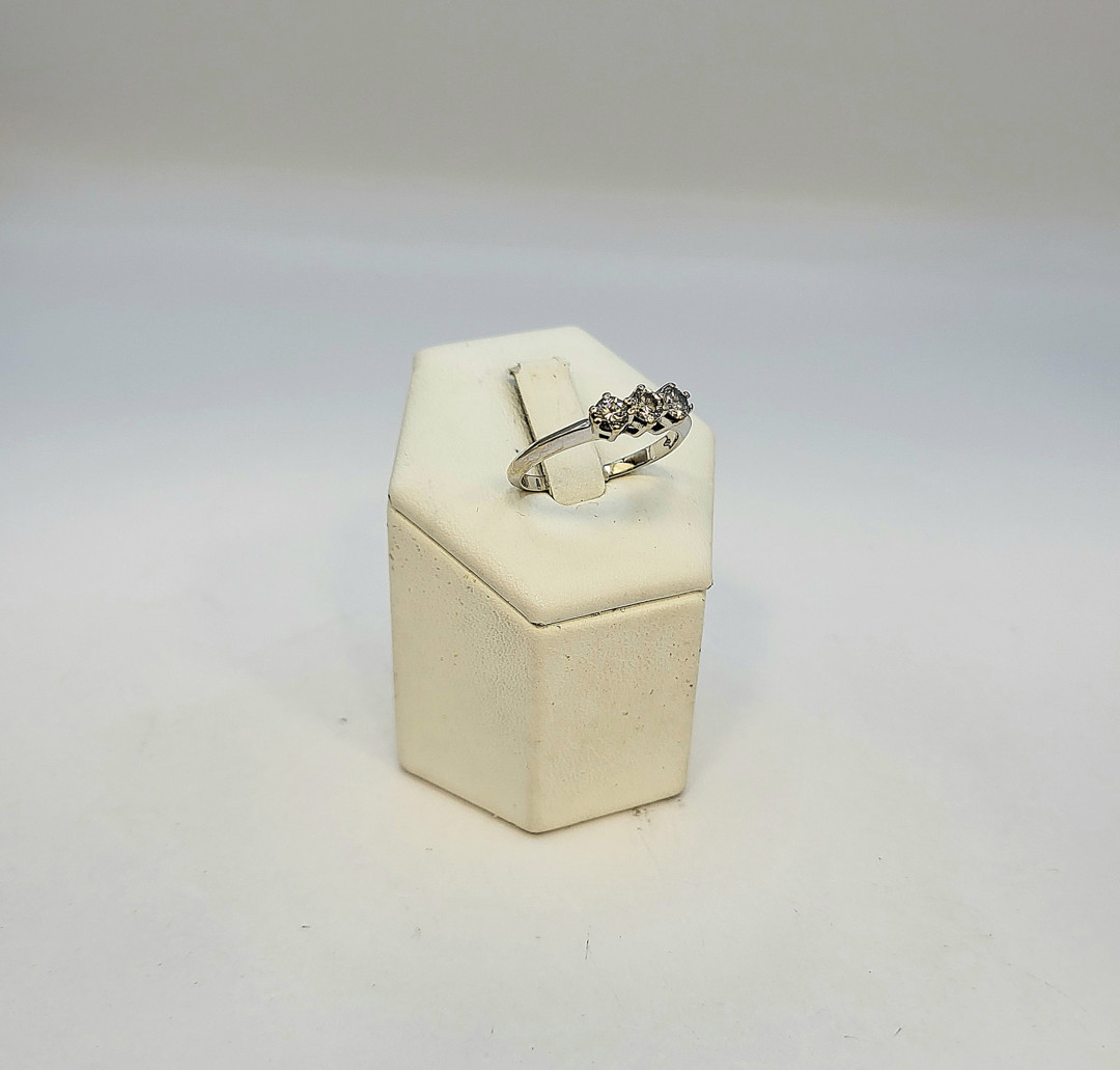 Anello oro diamantini