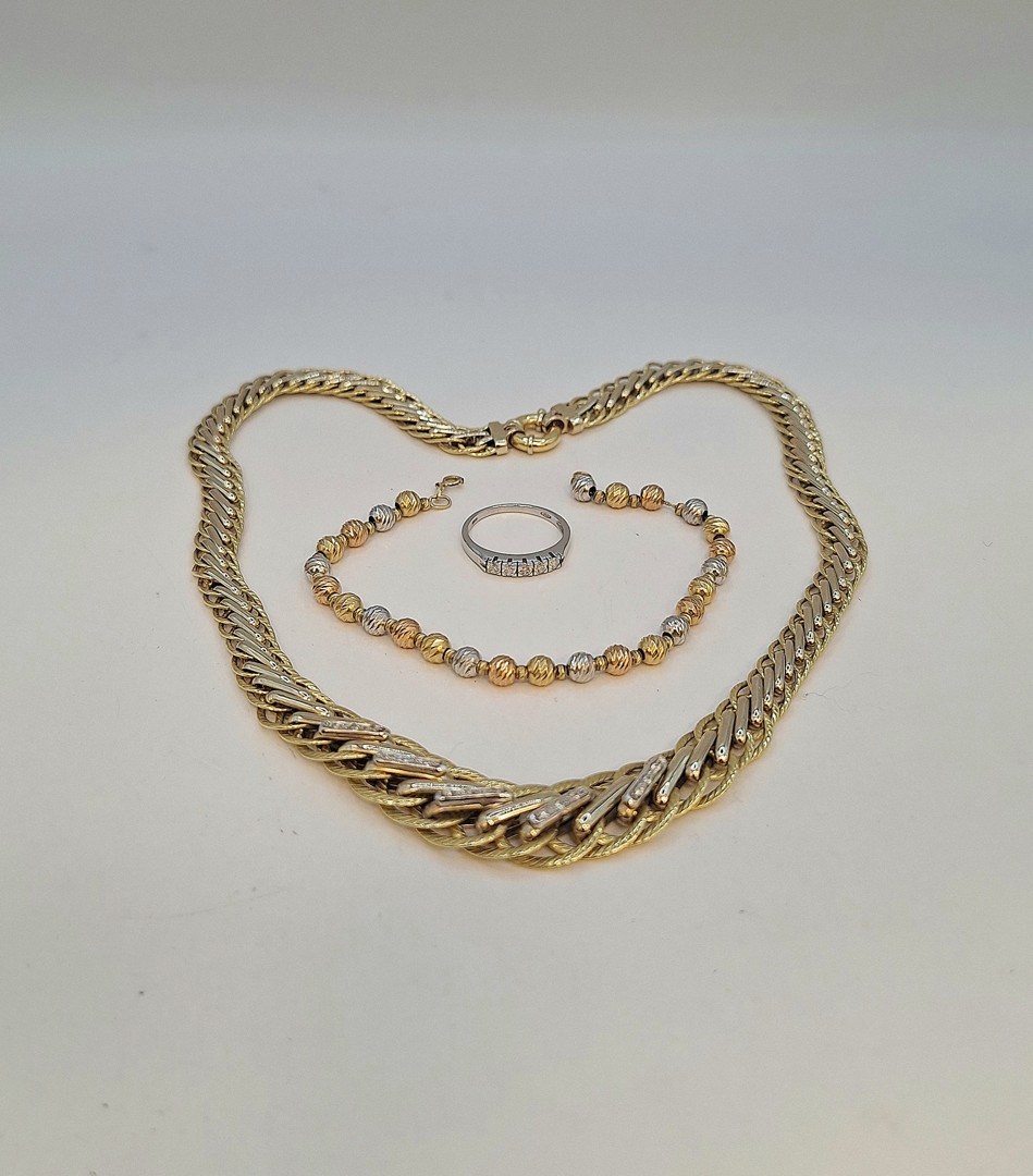 Vari oggetti oro diamantini