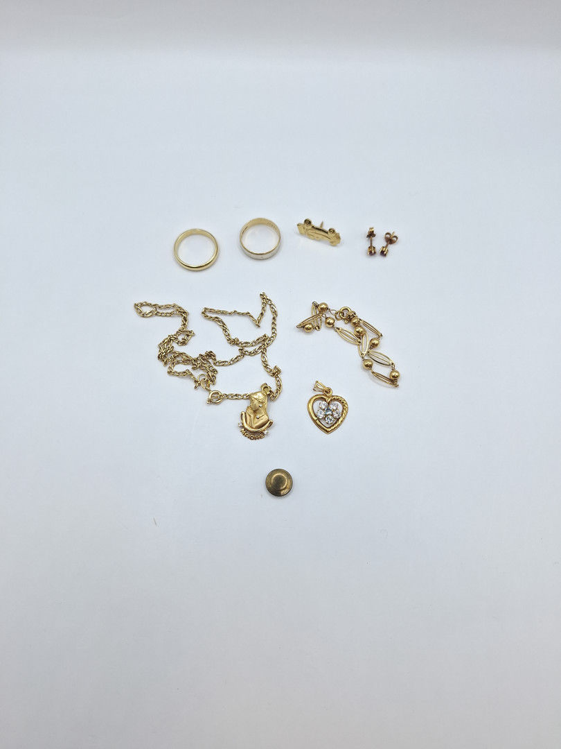 Vari oggetti oro pietre 