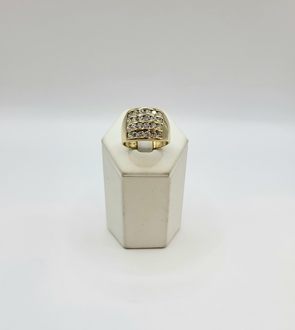 Anello oro pietre