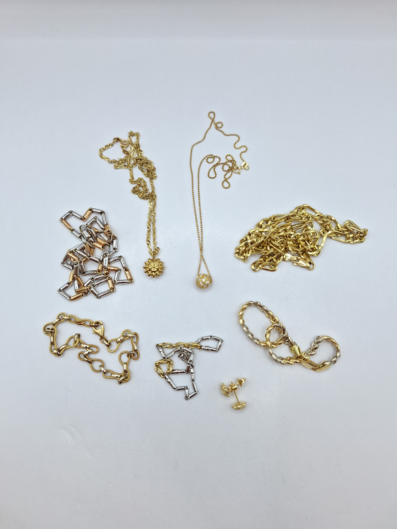 Vari oggetti in oro pietre 