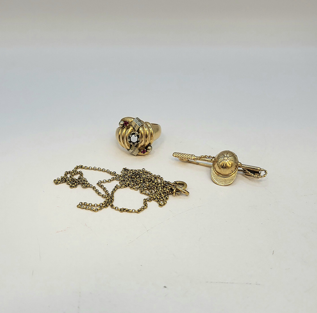 Anello collana e spilla oro pietre