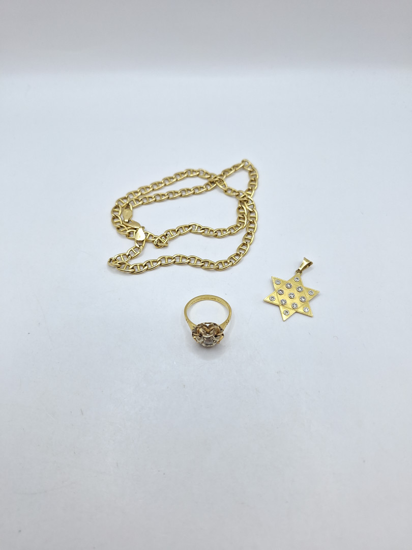 Collana ciondolo e anello oro diamantini