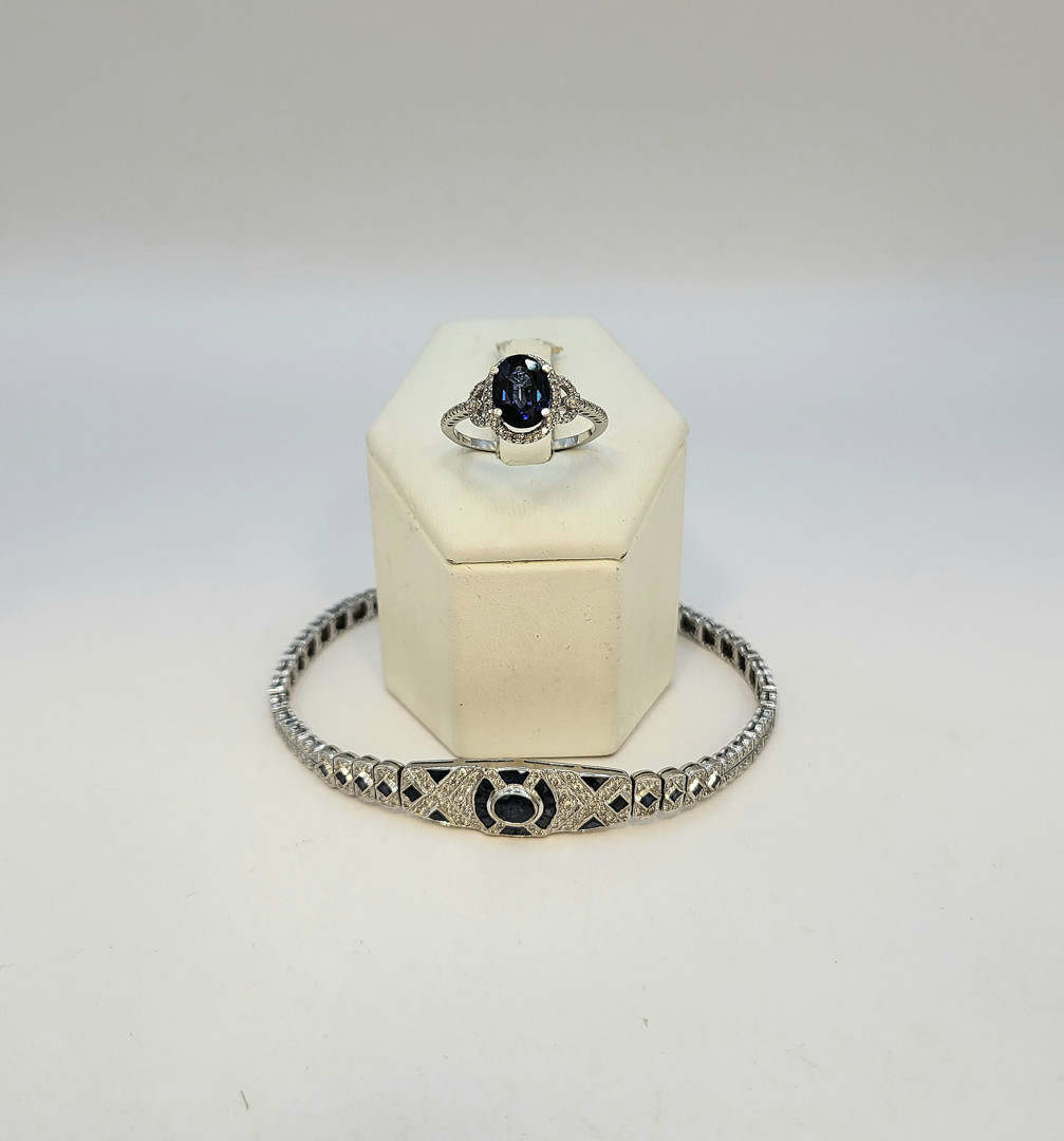 Anello e bracciale oro pietre