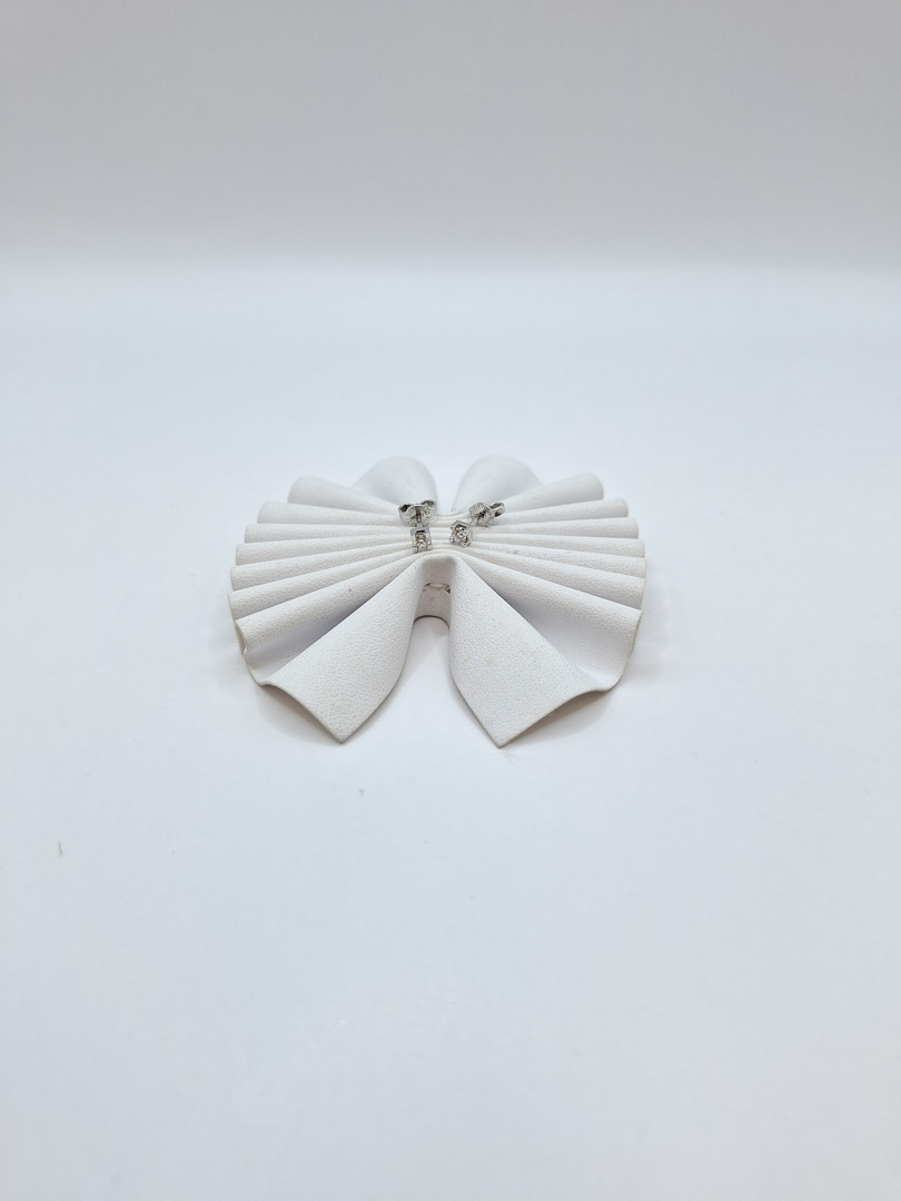 Paio orecchini a firma Giorgio Visconti oro diamantini