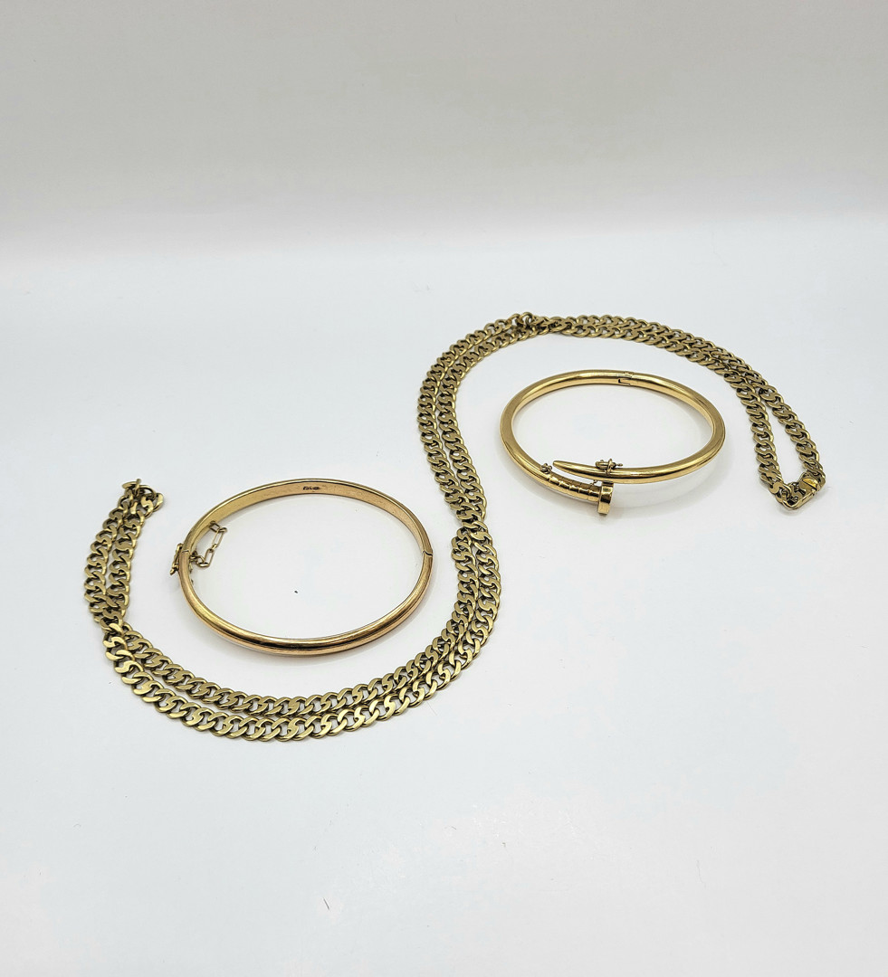 Collana e due bracciali oro