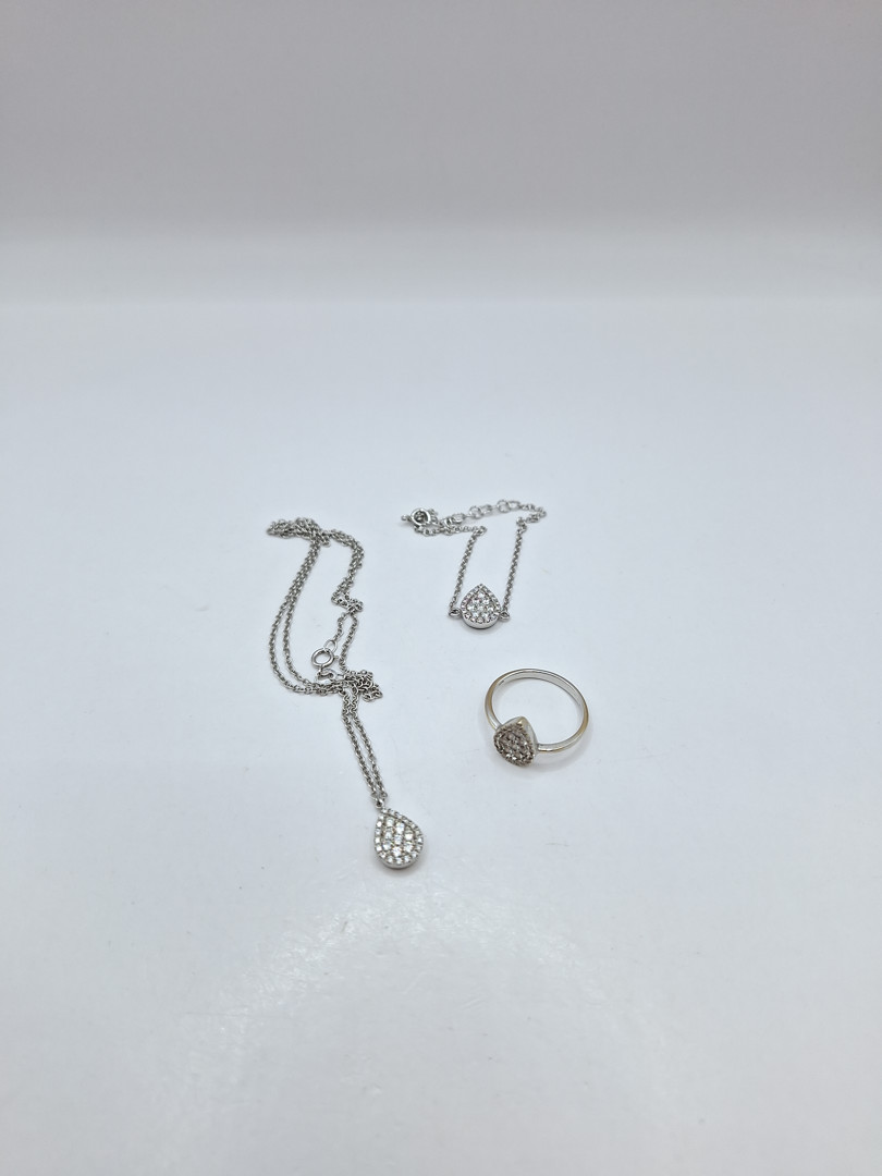 Catenina ciondolo bracciale e anello in oro diamantini 