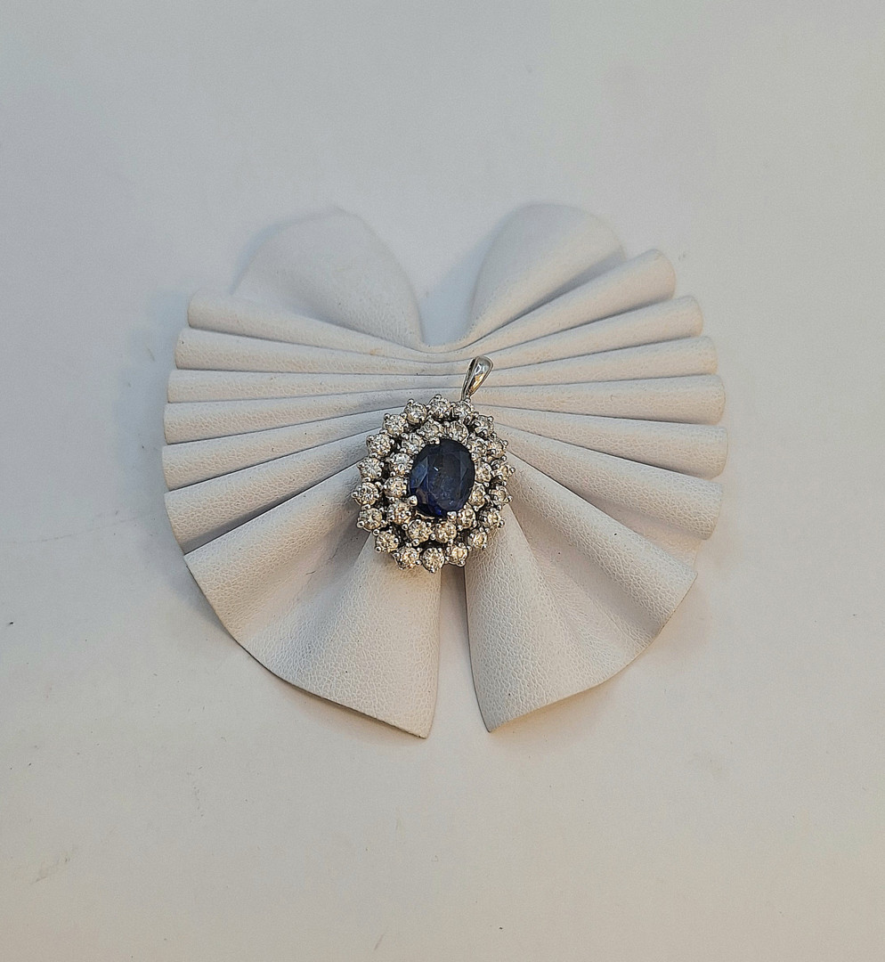 Ciondolo oro pietra diamanti 