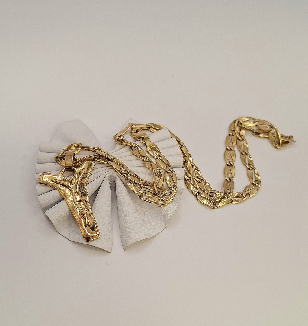 Collana e croce oro