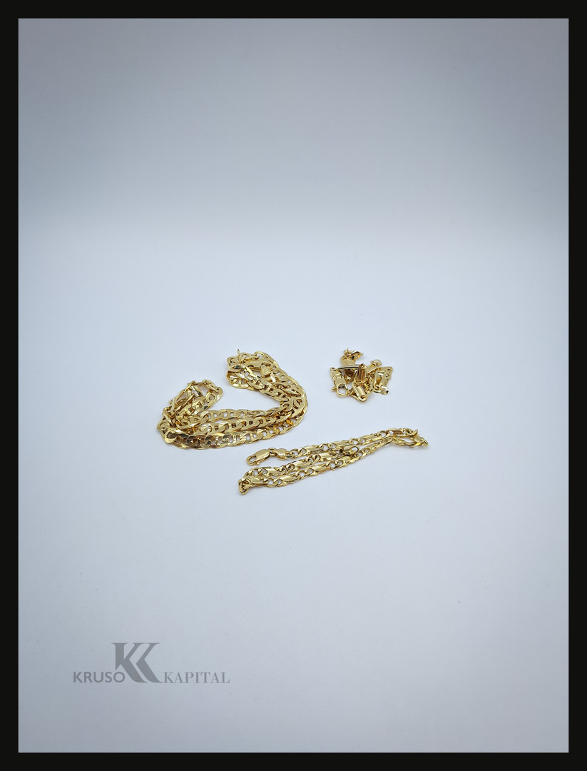 Collana e due bracciali oro 