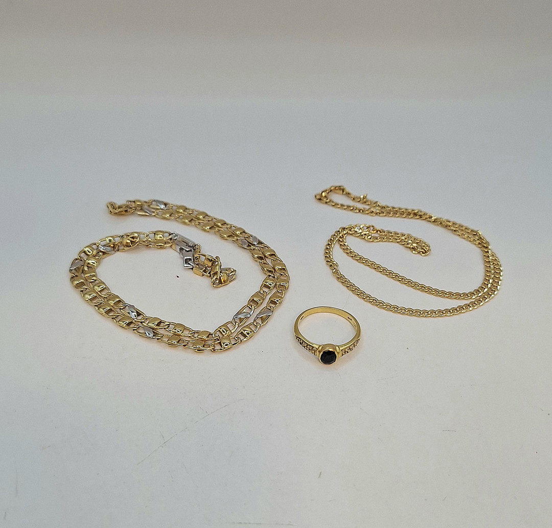 Anello e due collane oro