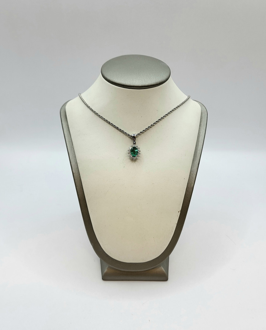 Collana e ciondolo oro pietra diamantini