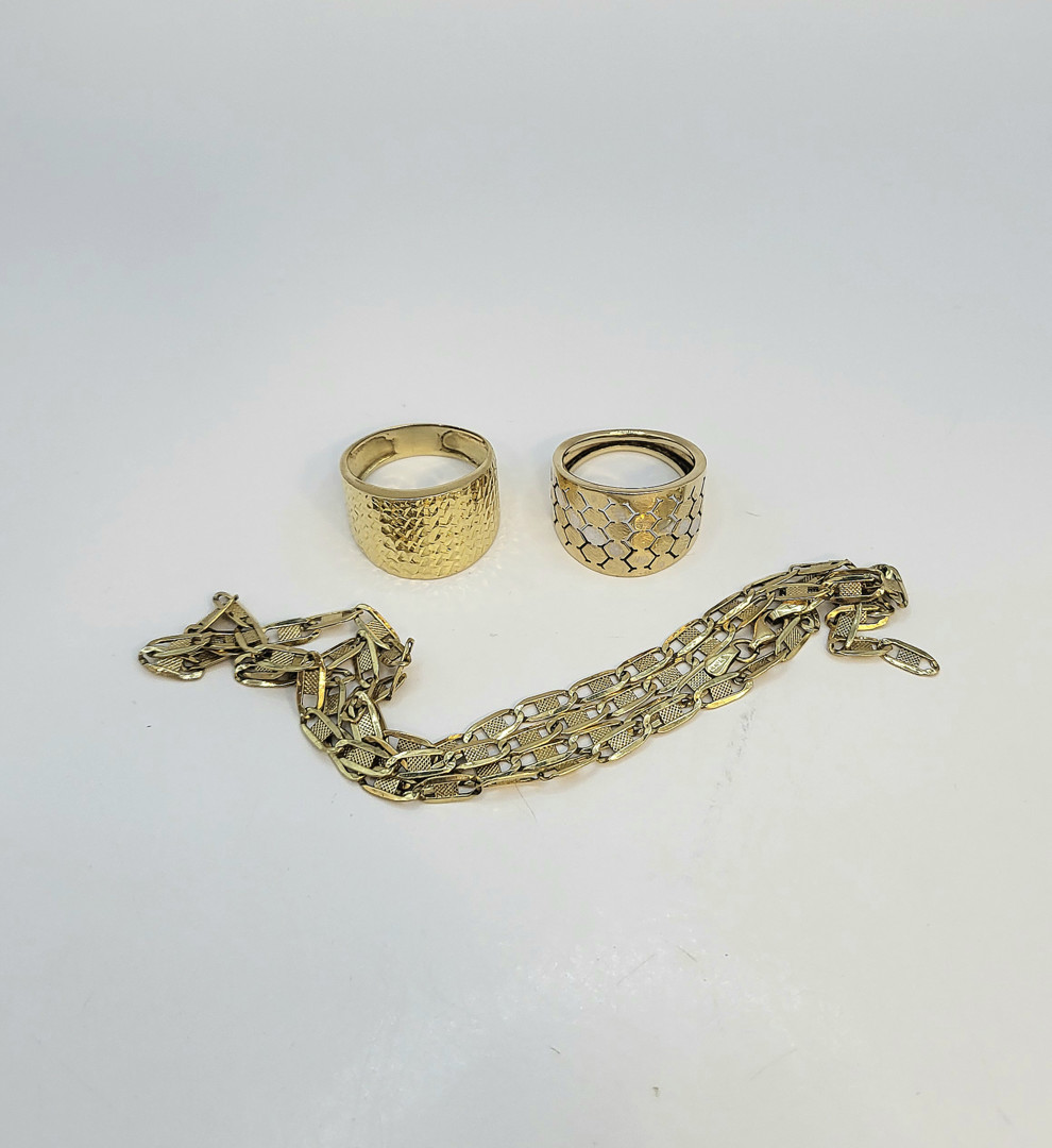 Due anelli e collana oro 