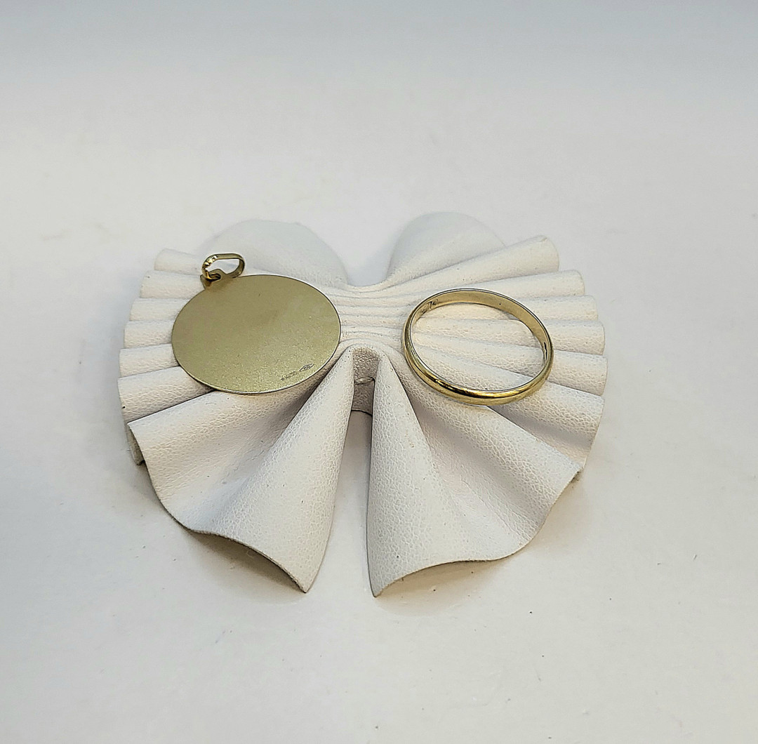 Anello e ciondolo oro