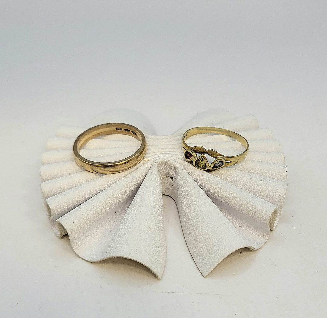Due anelli oro pietre