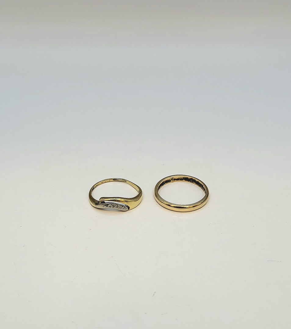 Due anelli oro pietre