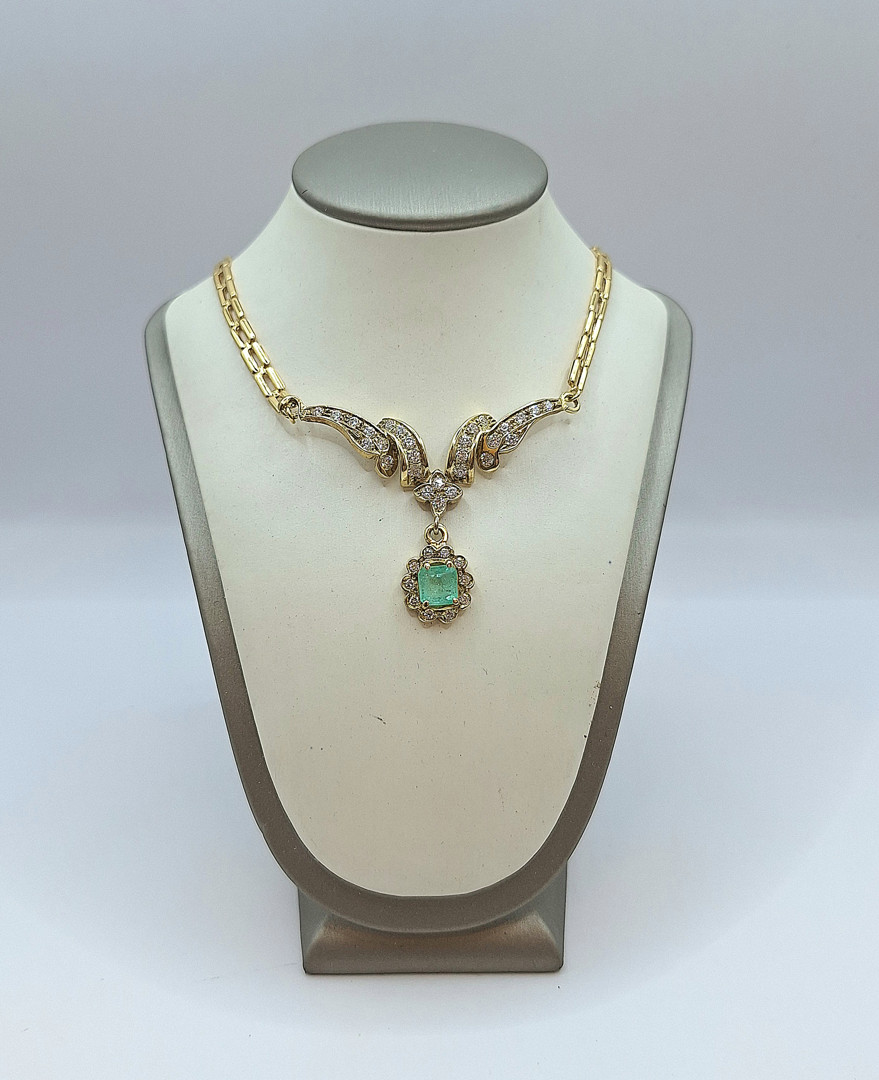 Collana oro pietre