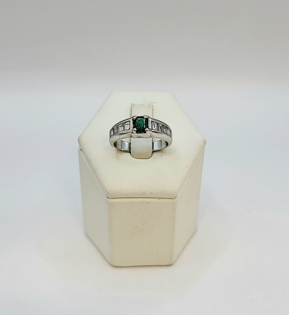 Anello oro pietra diamantini