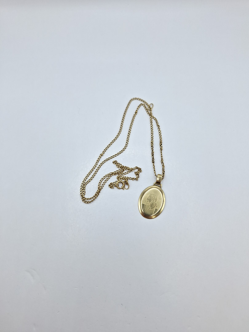 Collana e ciondolo in oro 