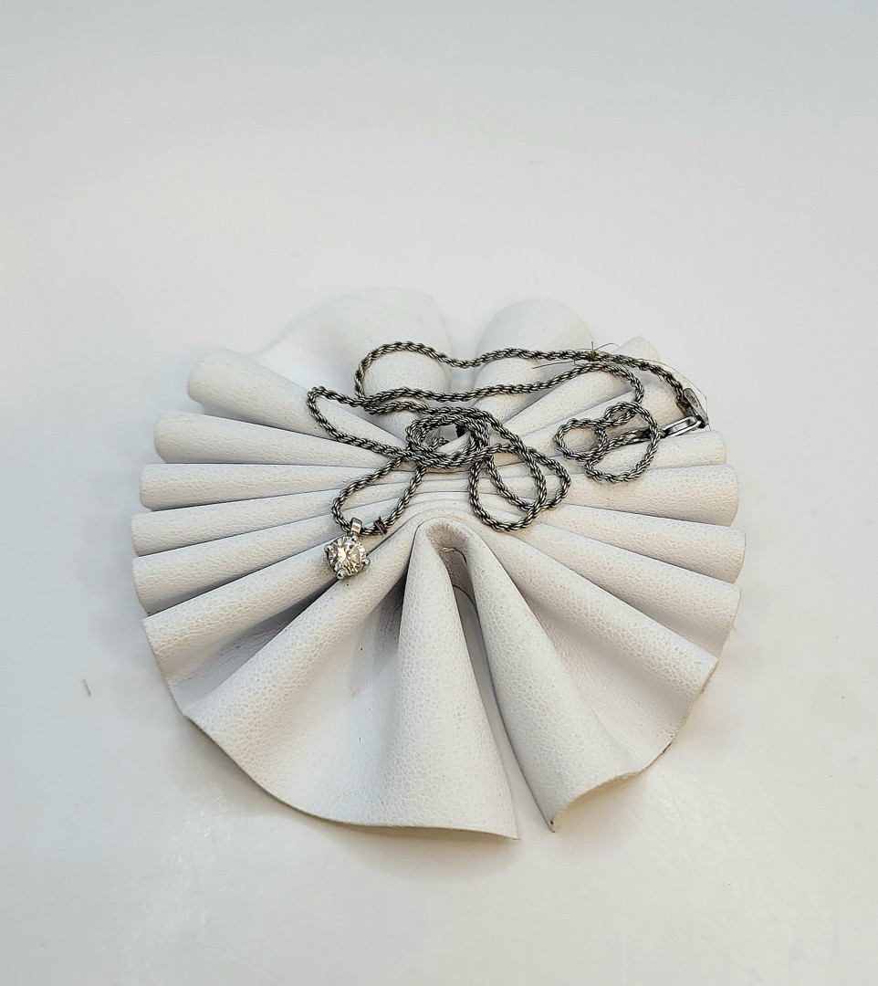 Collana e ciondolo oro diamante