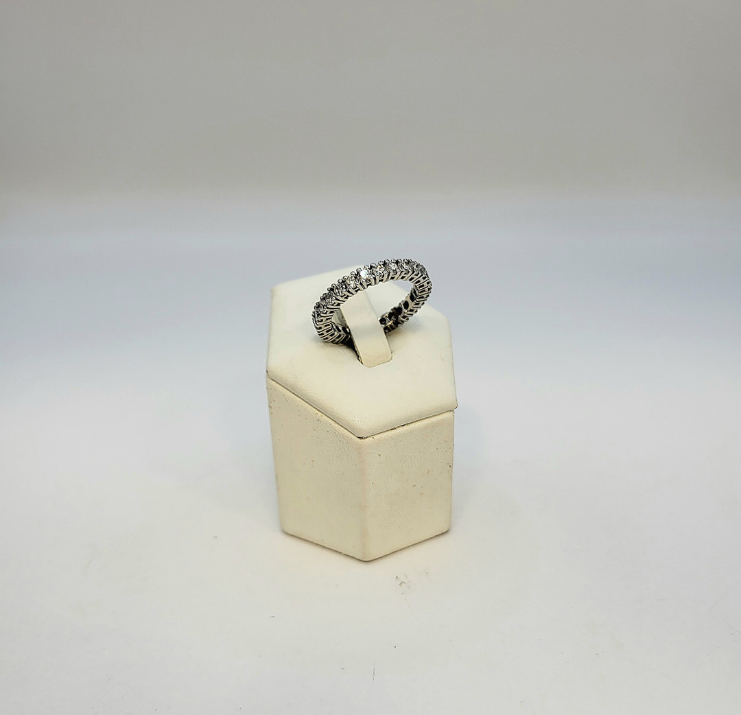 Anello oro pietre