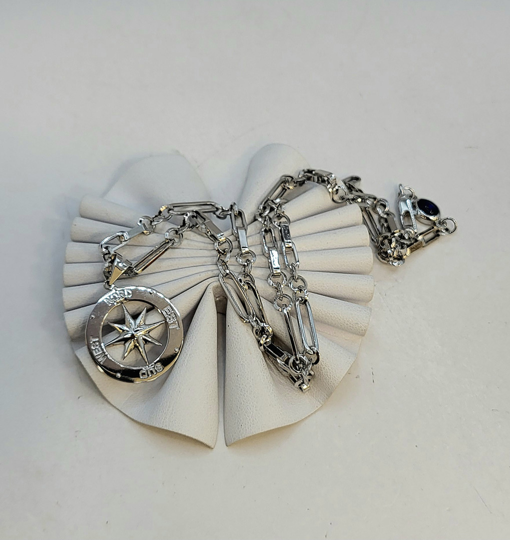 Collana e ciondolo oro pietra