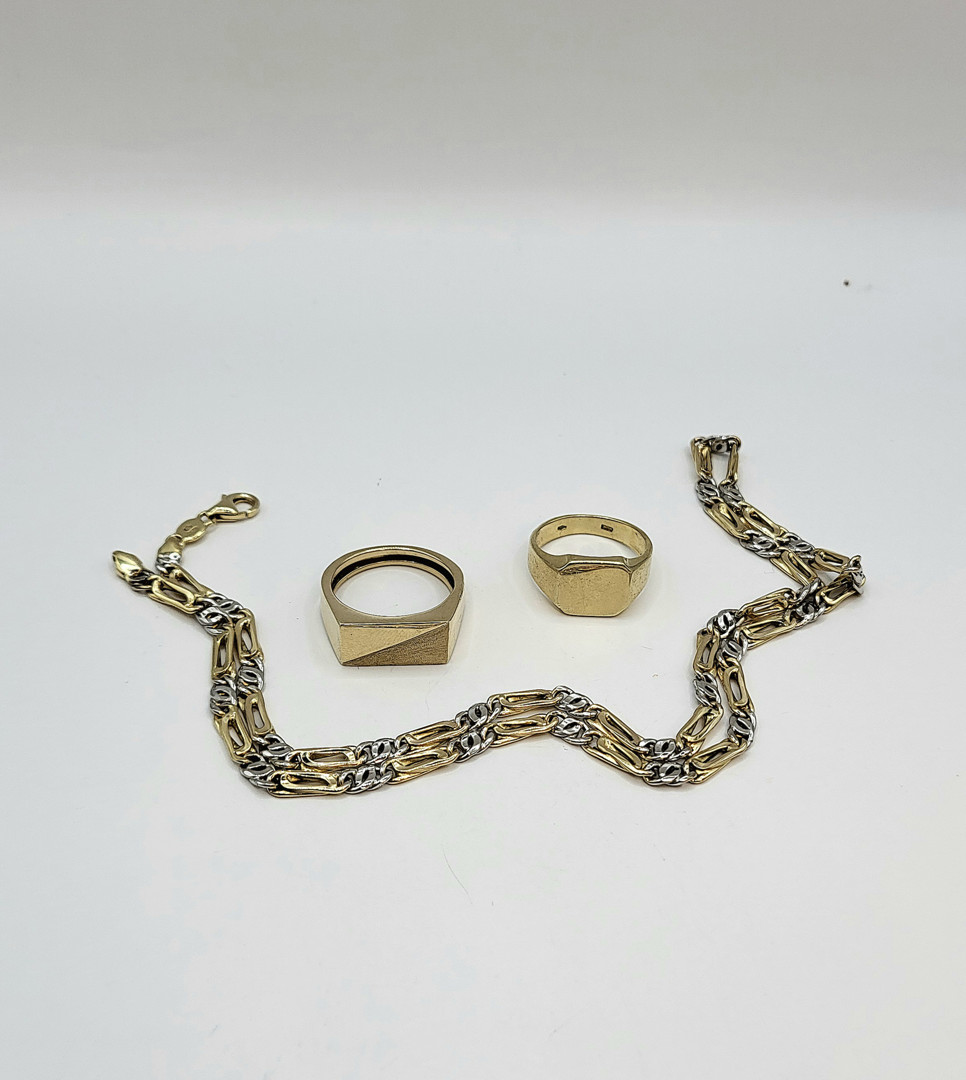 Collana e due anelli oro