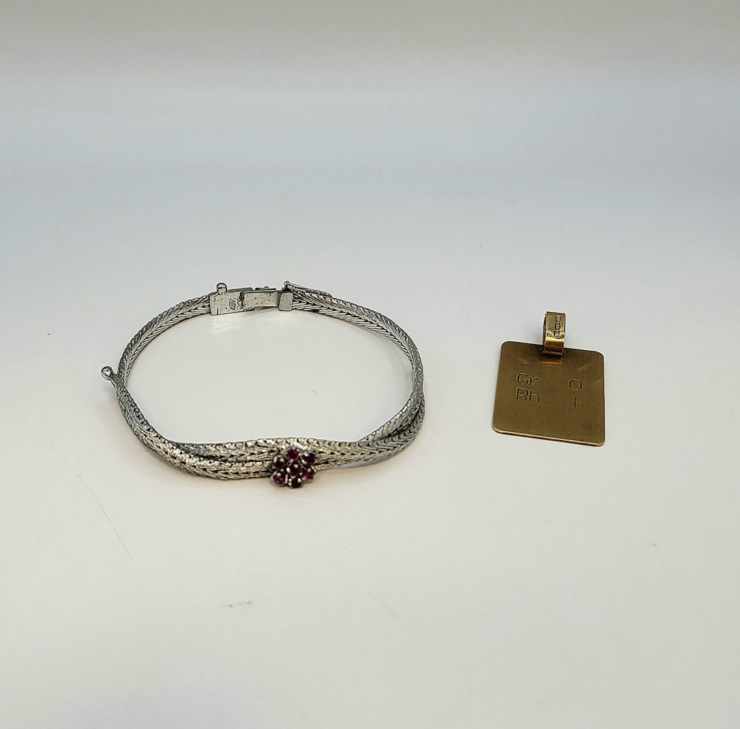 Bracciale ciondolo oro pietre