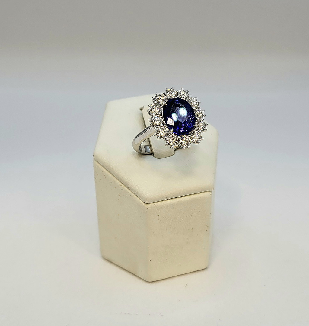 Anello oro pietra diamanti 