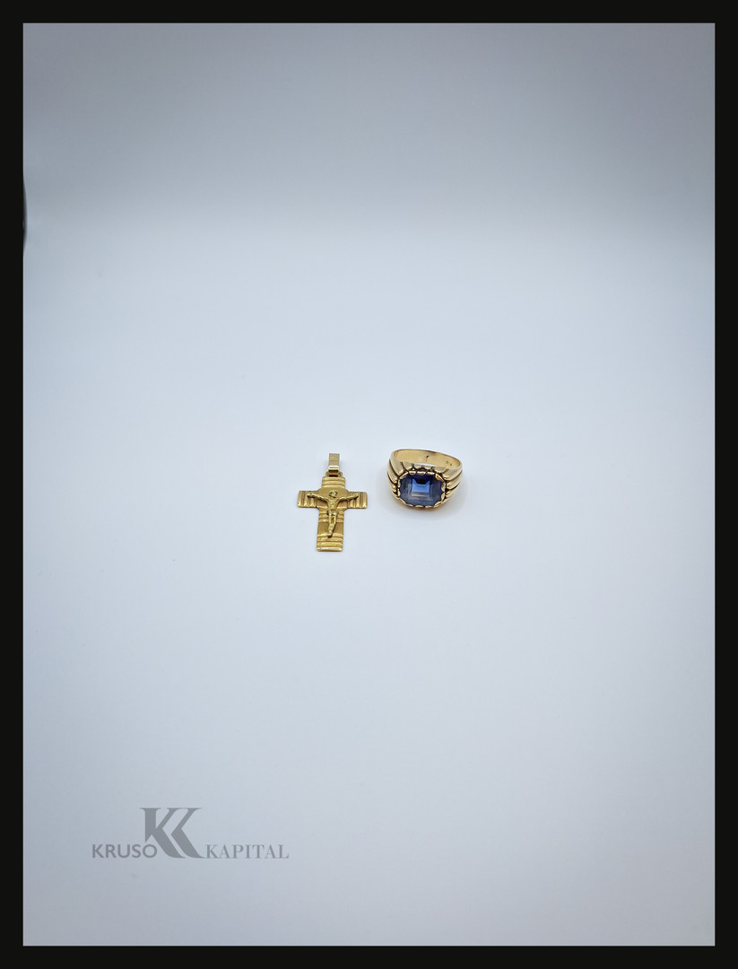 Anello e ciondolo oro pietra