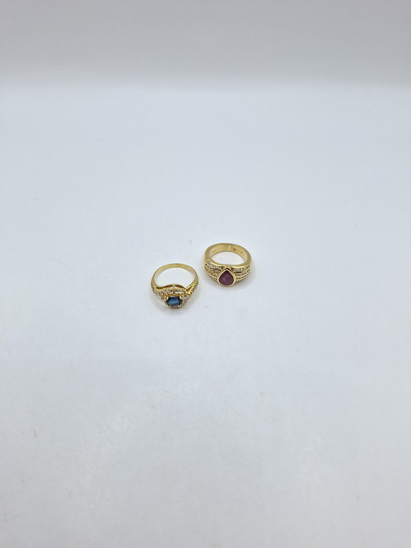 Due anelli oro pietre diamanti