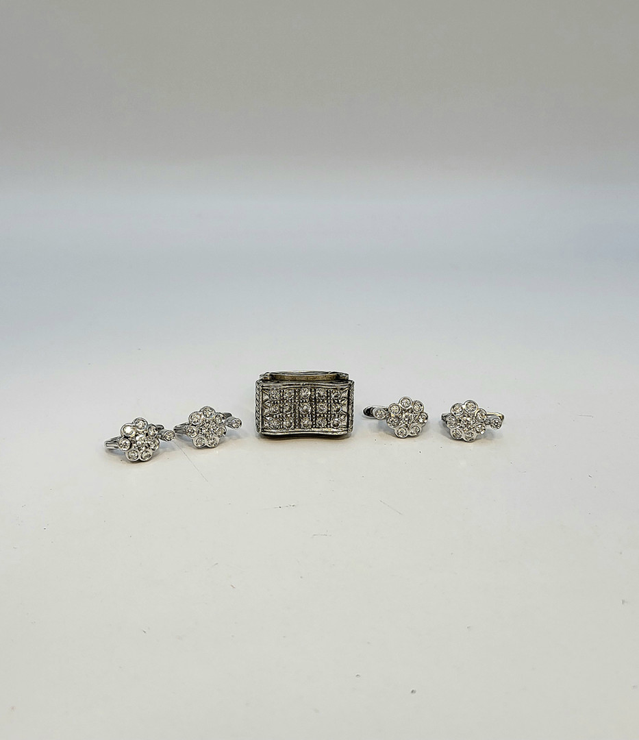 Anello e due paia orecchini oro diamantini