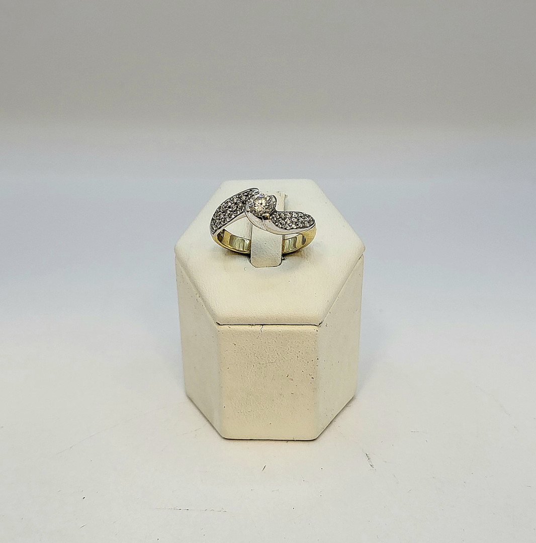 Anello oro diamante diamantini