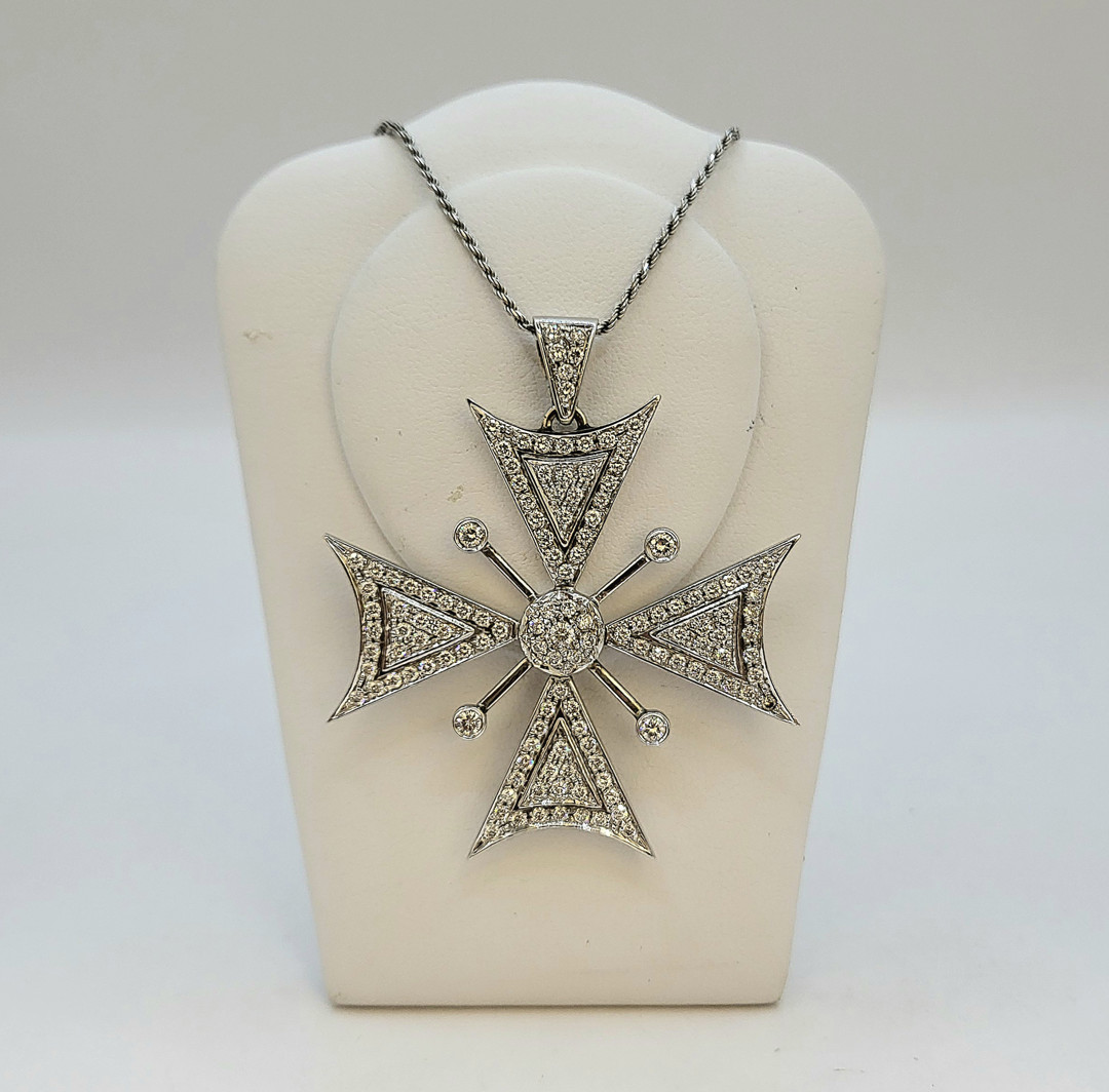 Collana e ciondolo oro diamanti