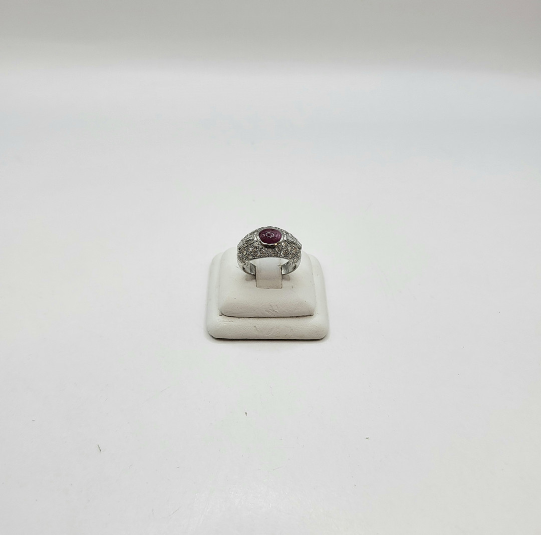 Anello oro pietra diamanti 