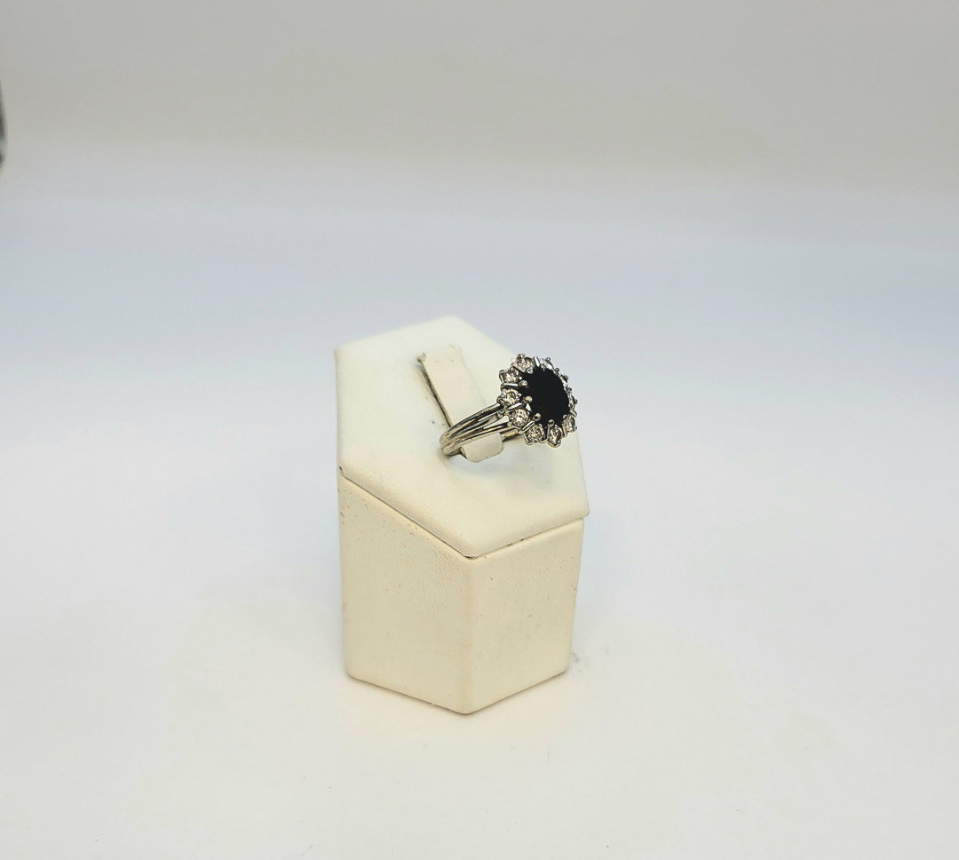 Anello oro pietra diamantini