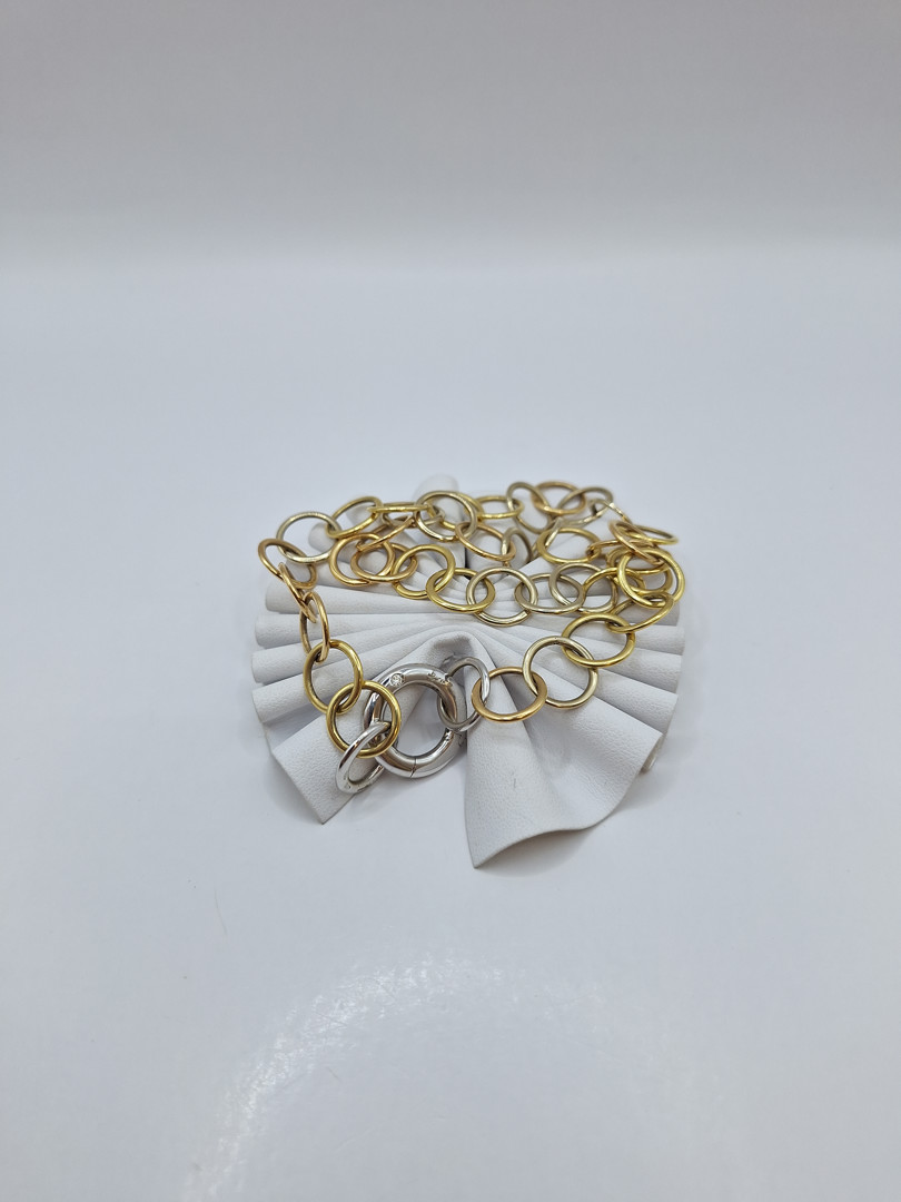Collana oro e diamantini a firma Pomellato 
