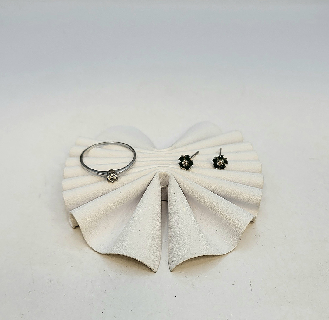 Anello e paio orecchini oro diamantino pietre